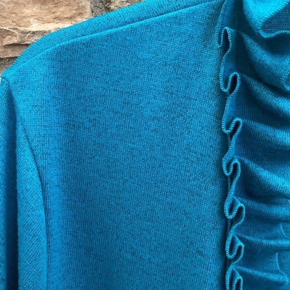 Rafaella Studio Woman bluish cardigan with cascading ruffles. Size 2X - Picture 4 of 7